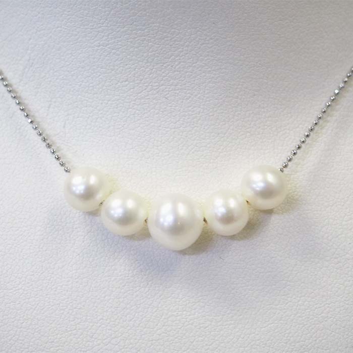 ５珠スルーネックレス