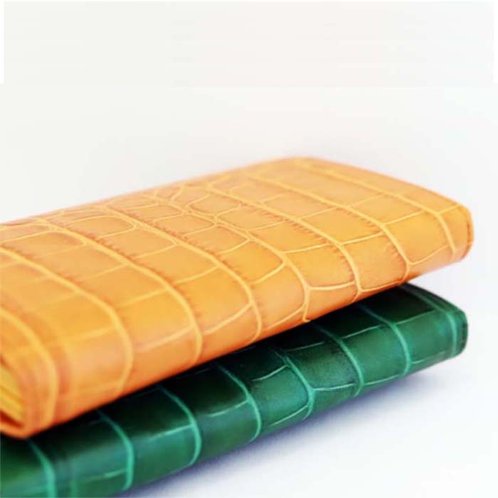 型押しラウンド長財布